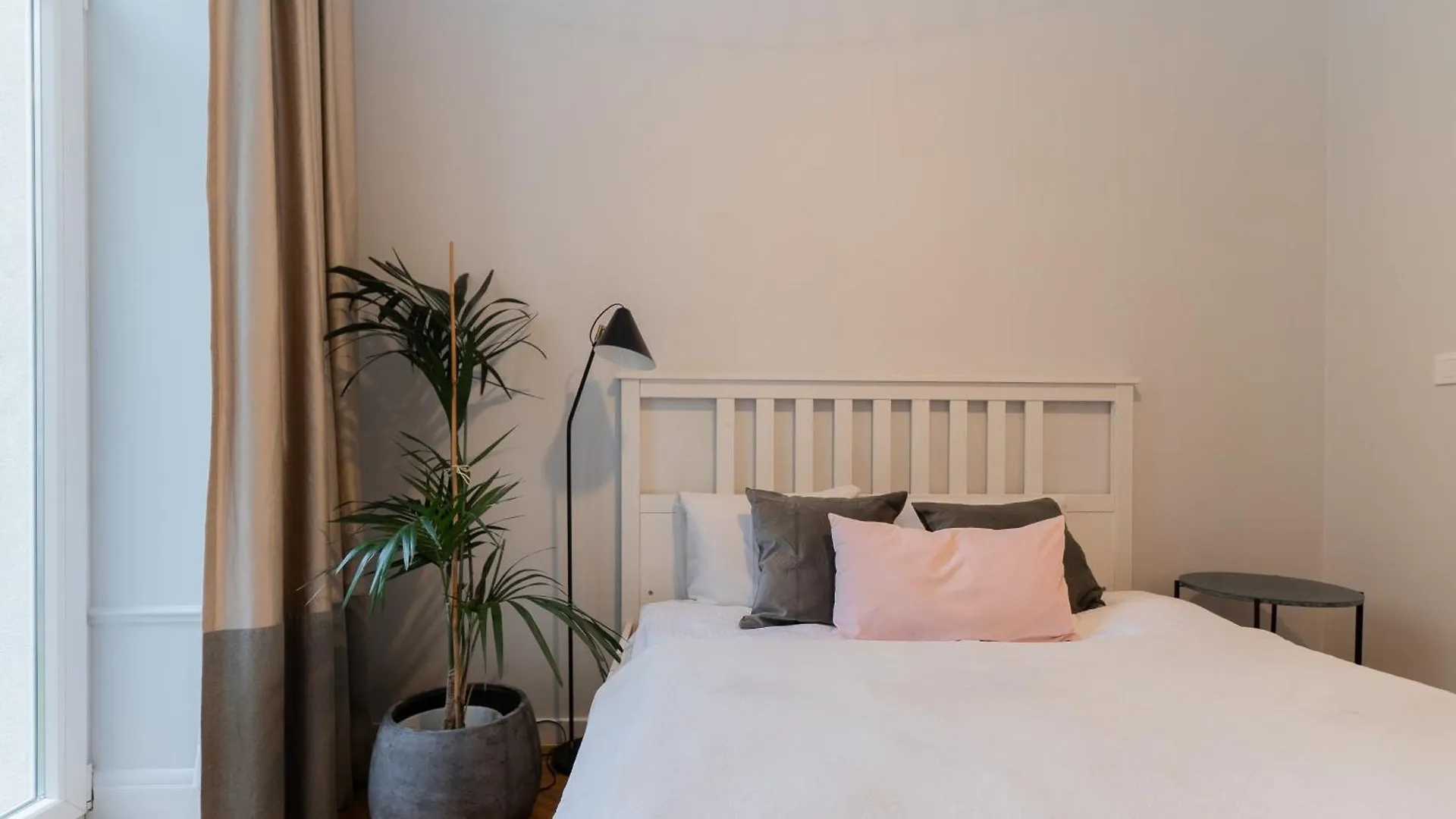 Warsaw Concierge Gagarina Garden Apartment